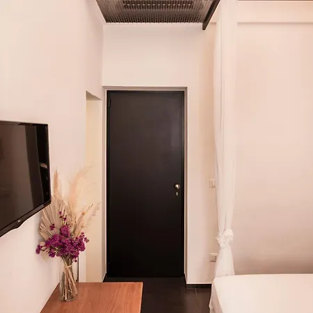 Palazzo Biancofiore, & Rooftop 住宿加早餐酒店 奥斯图尼