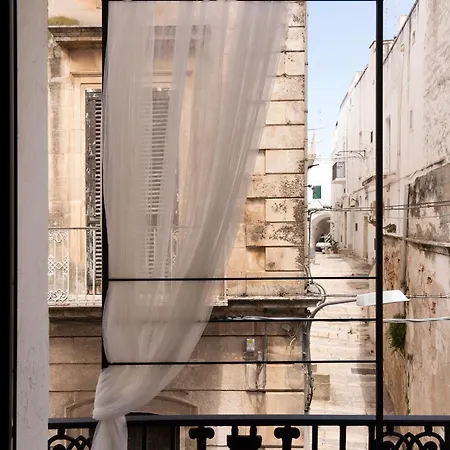 Palazzo Biancofiore, & Rooftop 奥斯图尼