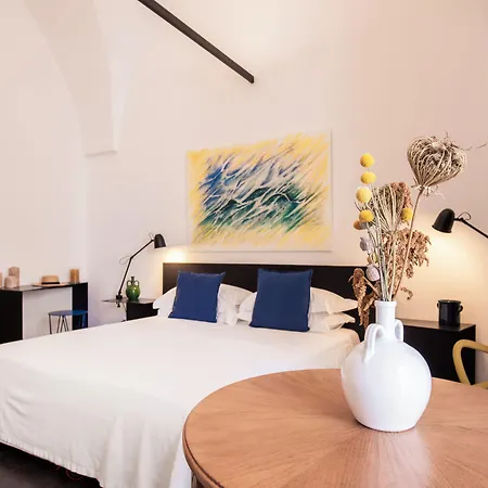 Palazzo Biancofiore, & Rooftop B&B 오스투니